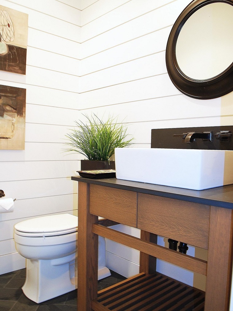 maceta con hierba decorando el baño color blanco pared hierba maceta decorativa ideas
