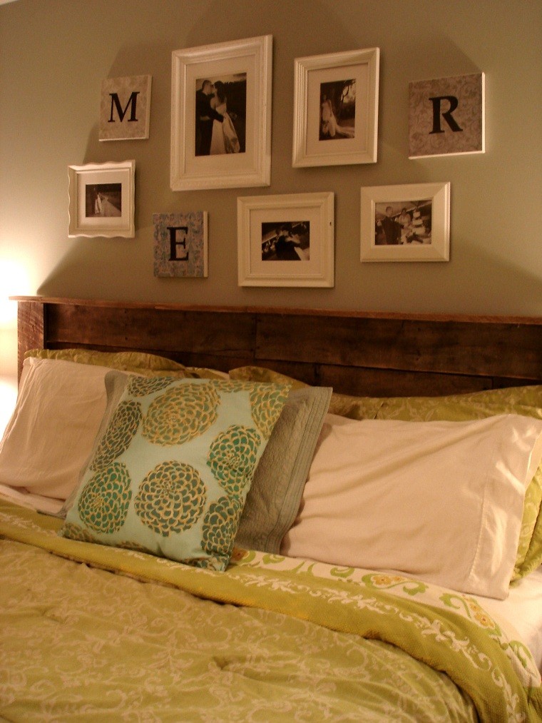 cuadros cama decoracion cojines pared