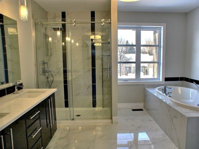 cuartos de baño con marmol calido diseño luces