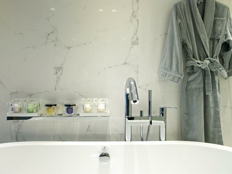 cuartos de baño con marmol bañera moderno sales