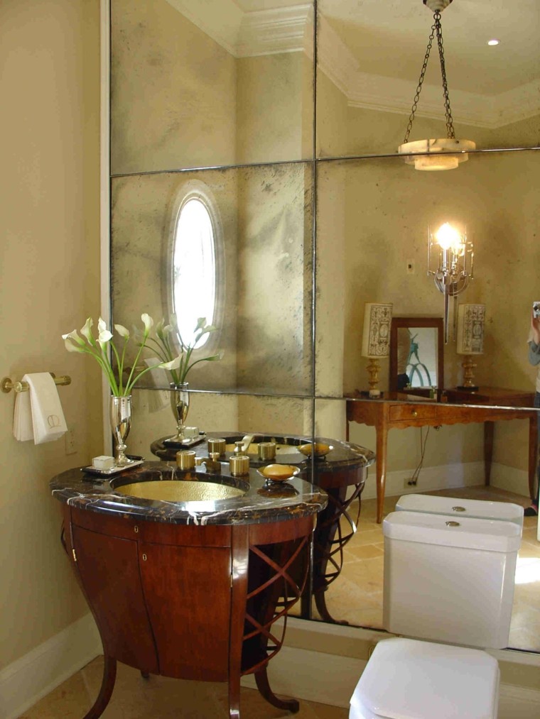 cuartos de baño decoracion cadenas flores velas