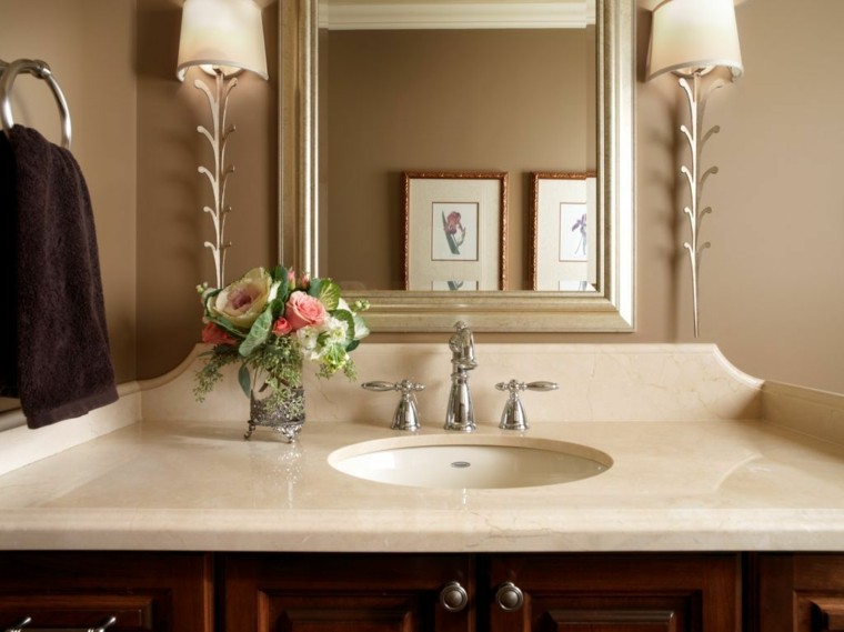 cuartos de baño decoracion jarron vidrio flores