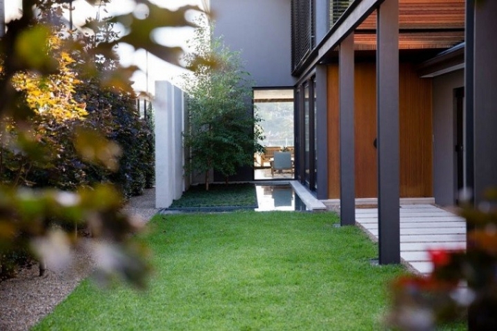Arena y gravilla para el diseño de jardines modernos