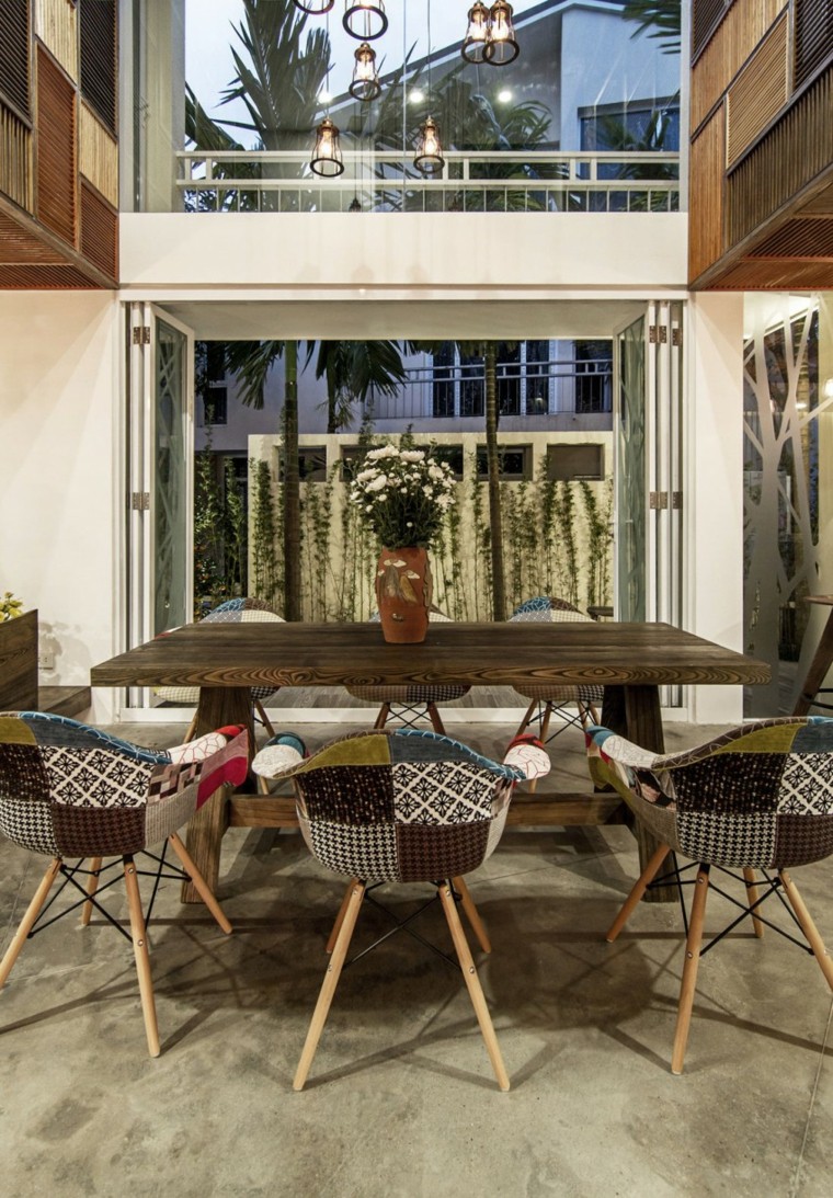 diseño arquitectura sillas lampara terraza