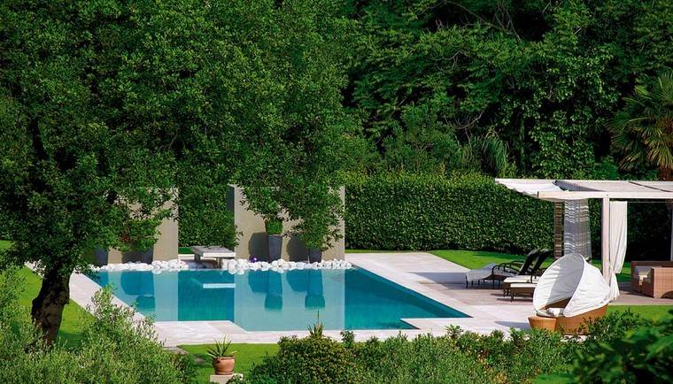 diseño de jardines modernos piscina muebles jardineras