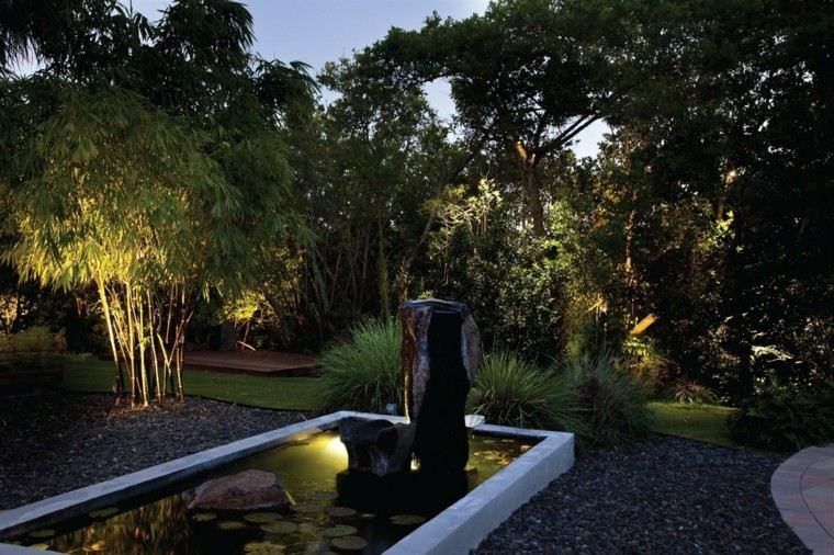 diseño patio bambu cesped estanque led