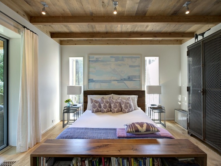 dormitorio estrecho suelo madera cuadro pared ideas