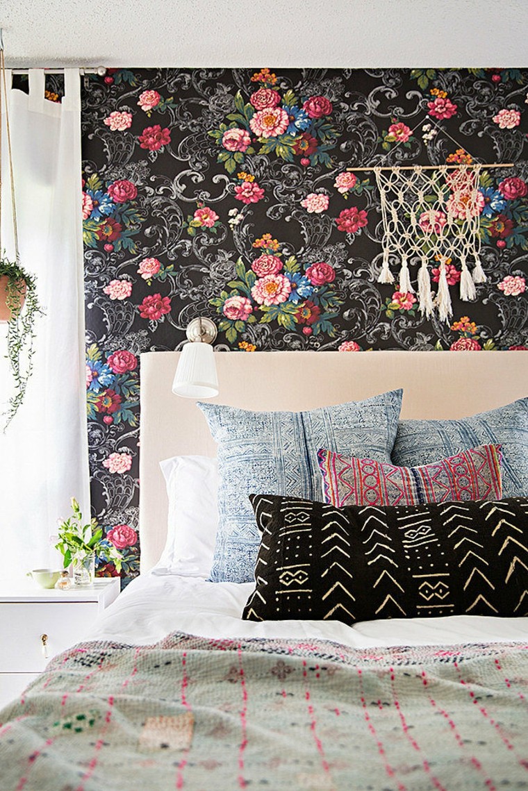 dormitorio apartamento pequeno papel pared flores ideas