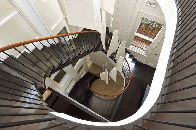 escaleras curvadas casa preciosas negras ideas