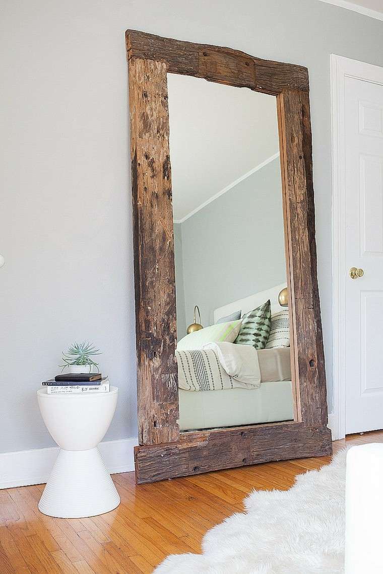 espejo grande apartamento pequeno madera decoracion ideas
