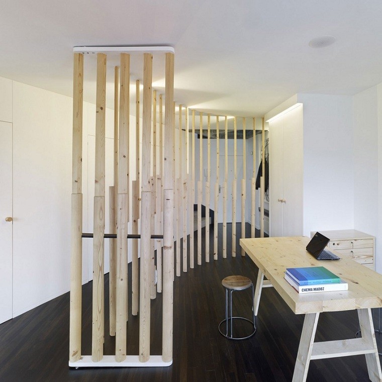 estudio fresco madera silla division