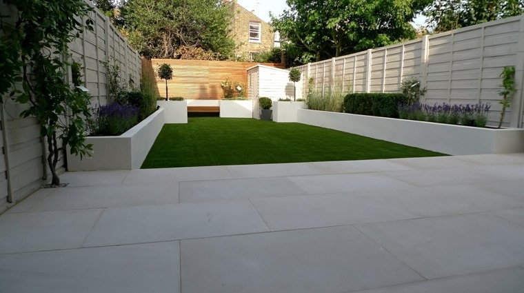 jardin alargado diseño moderno minimalista