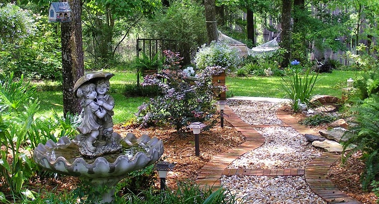 Camino de jardín: ideas atractivas piedras, losas y baldosas