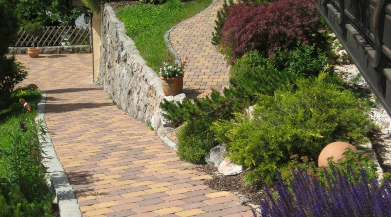 Jardin en pendientes - ideas que bederías considerar.