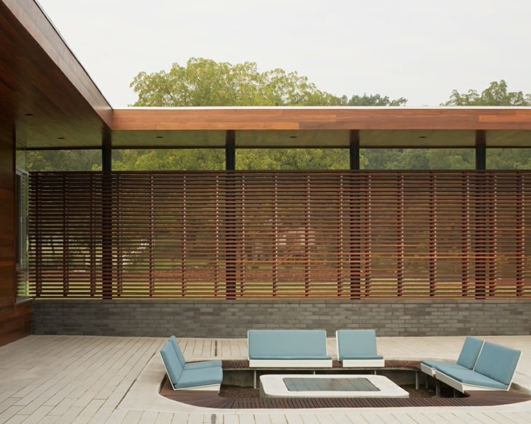 jardín al estilo contemporáneo con valla de madera jardin estilo contemporaneo valla grande madera ideas