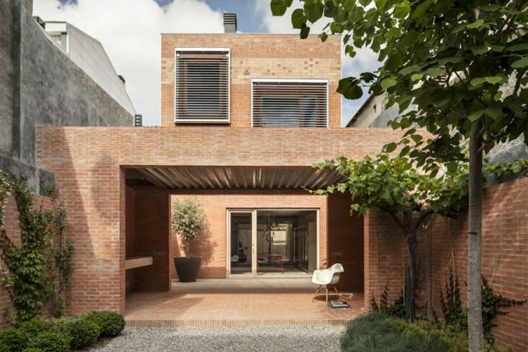 la casa porche ladrillo entrada