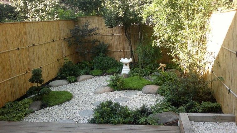 pequeño jardin estilo zen oriental