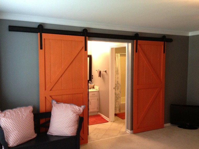 puertas correderas baño color naranja