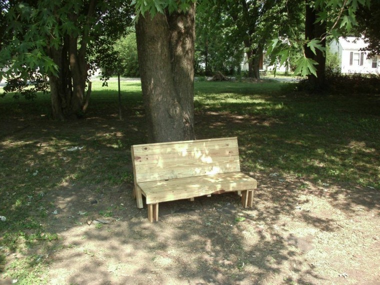 reciclado pallet banca arbol natural