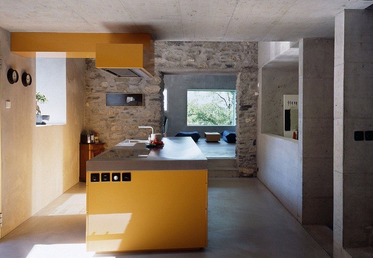 rocas pared mueble amarillo diseño moderno