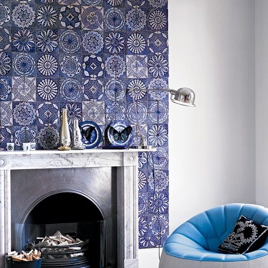 salon paredes blancas chimenea azulejos idea salon