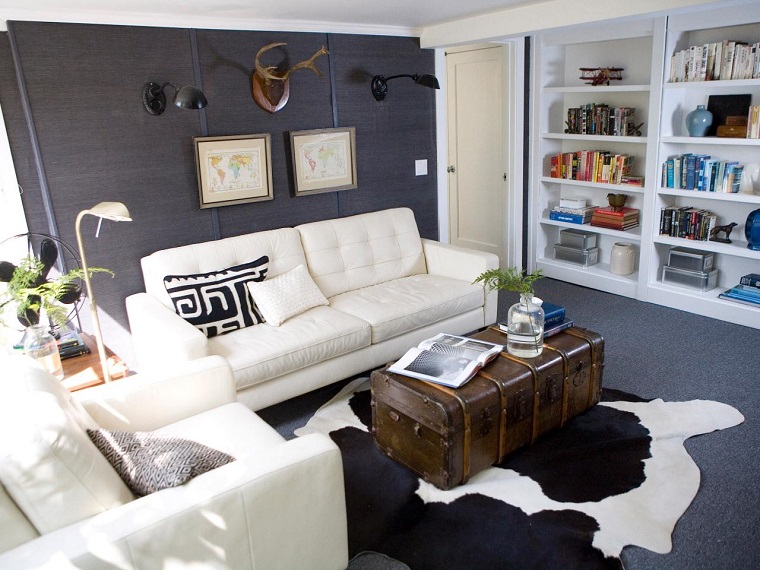 vivienda pequena pared gris oscuro sofas blancas ideas