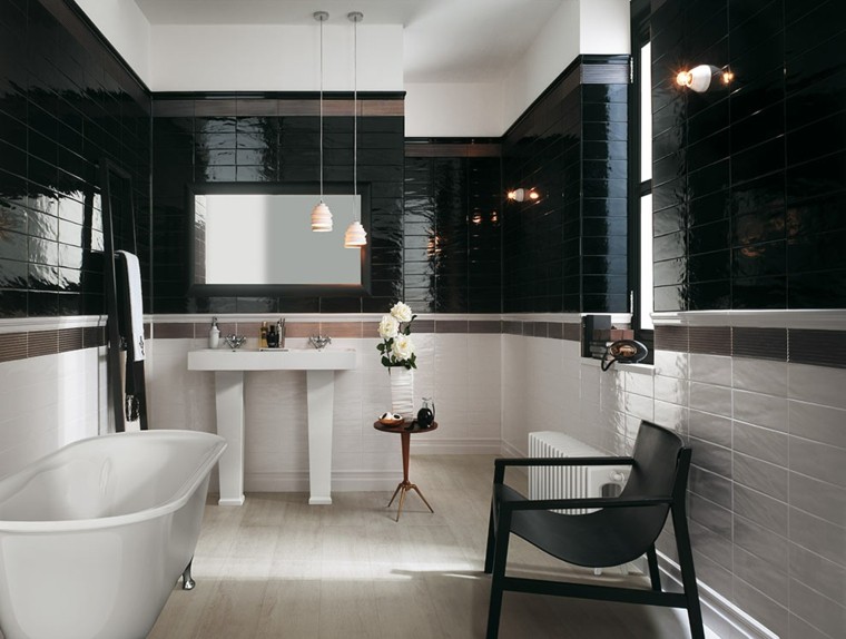 baño diseño blanco negro azulejos 