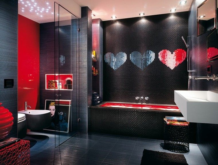 baño moderno corazon ducha mosaico