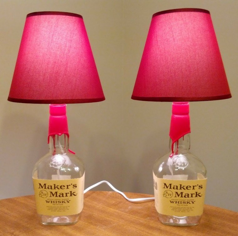 botellas lamparas rosa luz bombillas