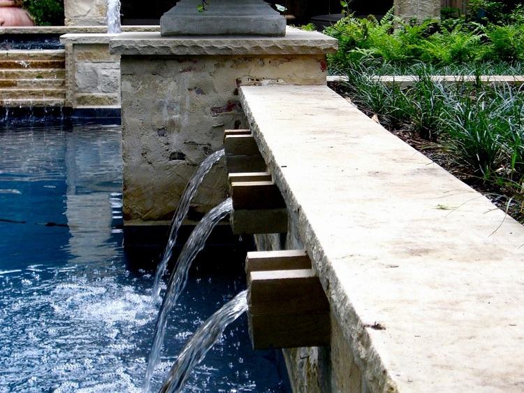 caidas agua piscina moderna jardin ideas