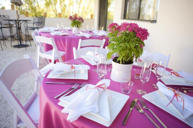 decoracion mesa mantel rosa