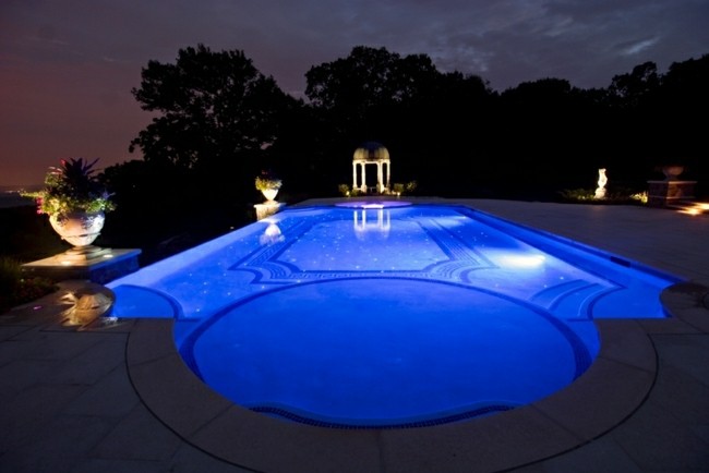 diseño estilo clasico piscina noche 