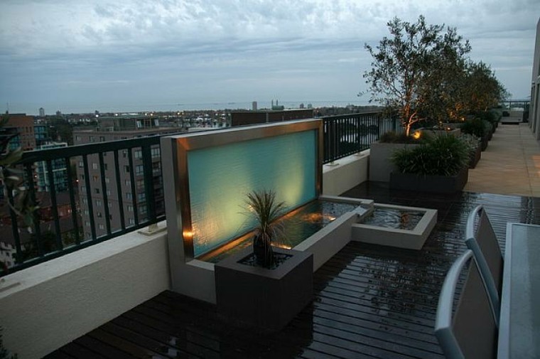 diseño fuente moderna terraza vistas