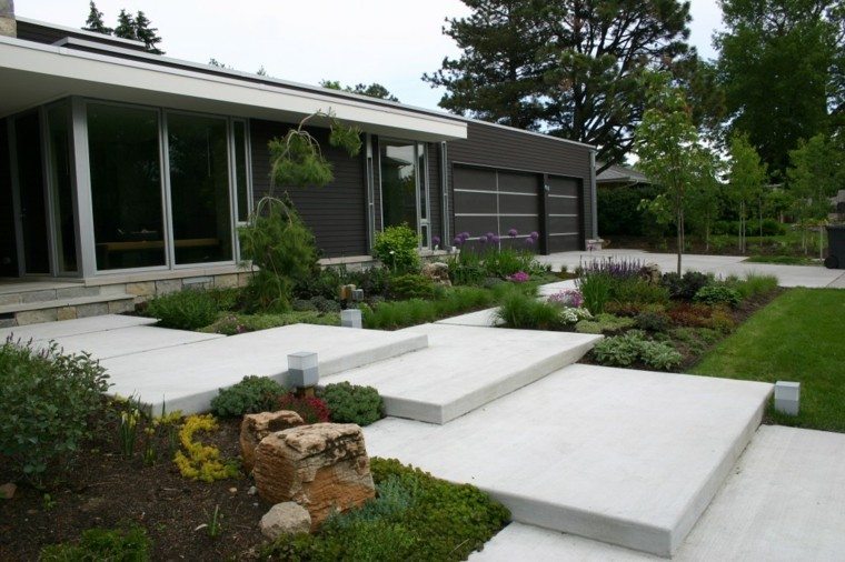 diseño jardin escaleras rocas plantas
