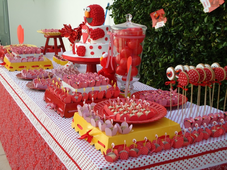 fresa decoracion rojo caritas colorido