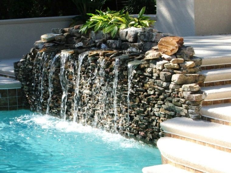 fuente cascada rocalla piscina
