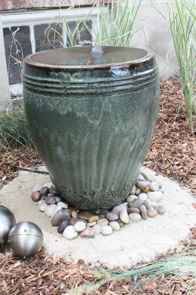 fuente forma jarra verde agua
