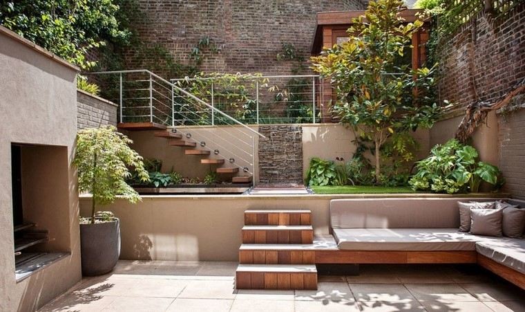 ideas creativas jardines pequeños niveles escaleras madera modernas