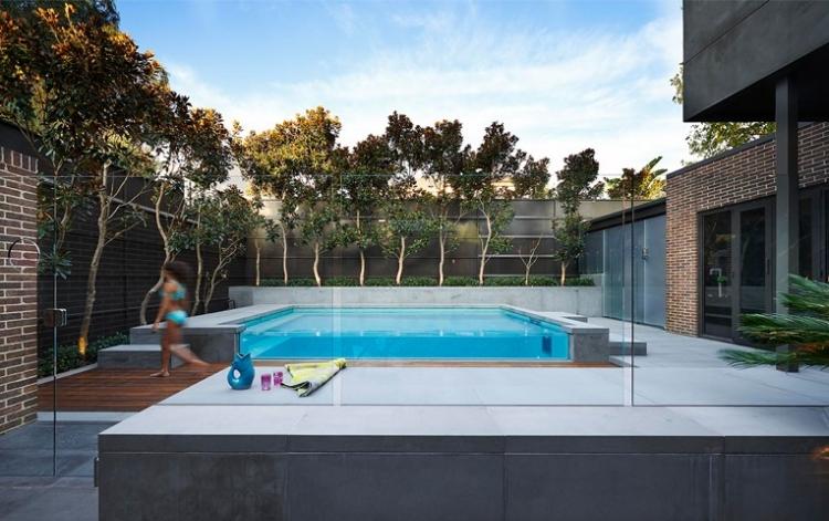 jardin piscina bordes fibra vidrio
