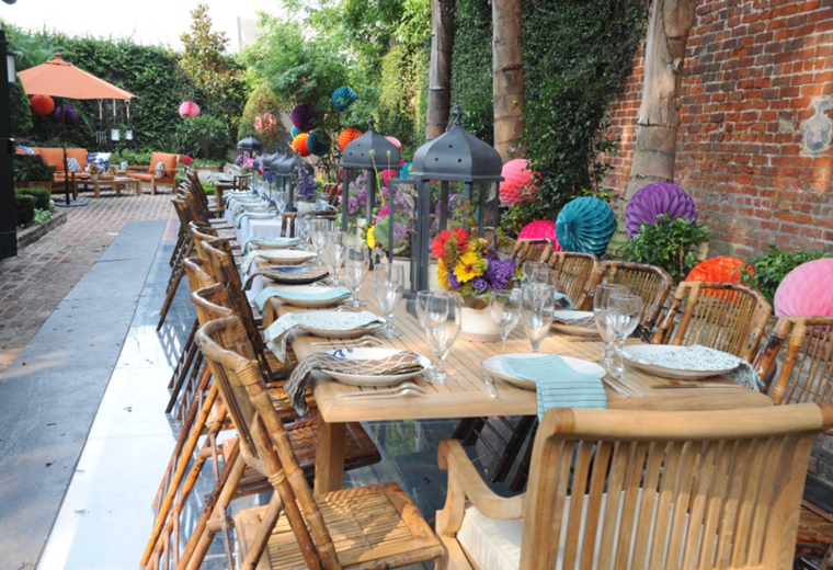 mesa decorada fiestas jardin farolillos