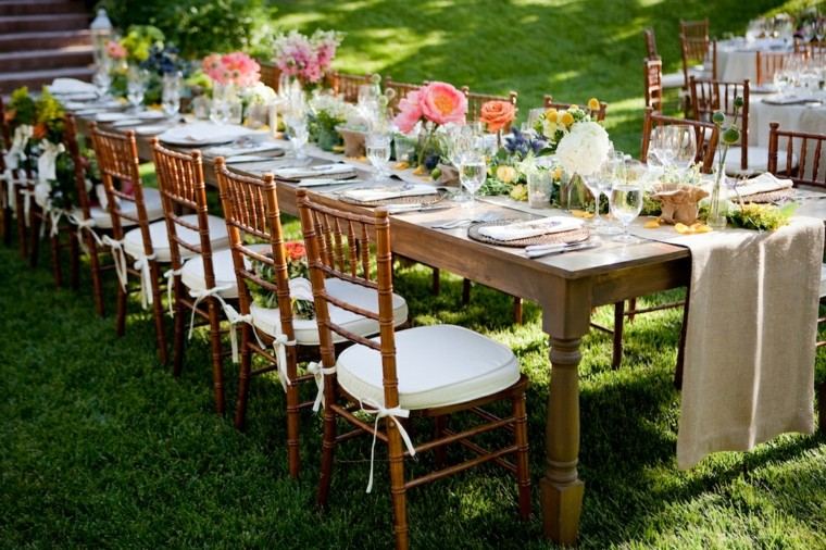 mesa madera sillas larga decoracion flores ideas 