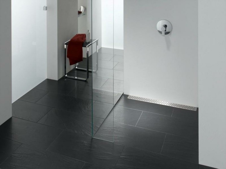 minimalismo diseño baño suelo negro