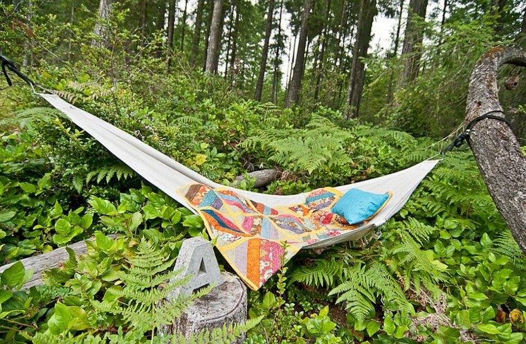 muebles de jardín hamacas colcha colores vibrantes ideas