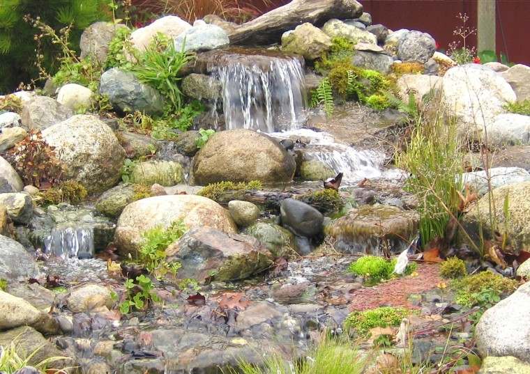 original cascada jardin aspecto natural
