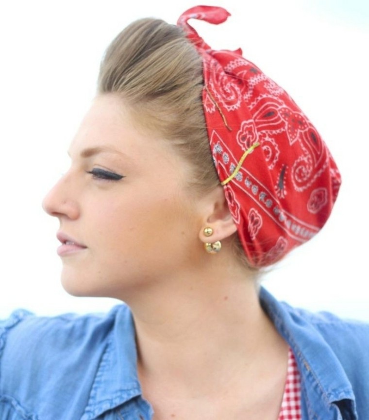 recogido con bandana y tupé bandana rojo tupe recogido