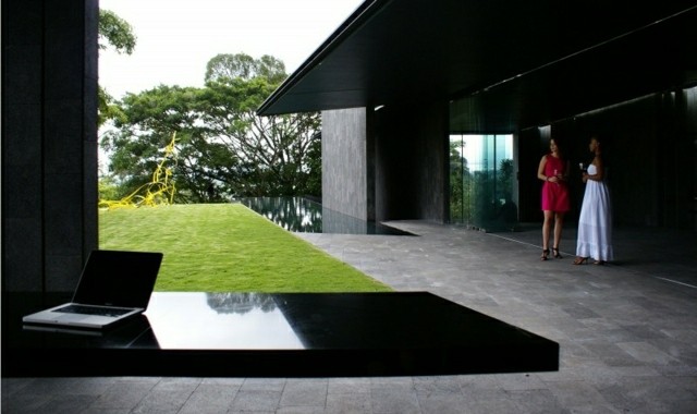 piscina alargada y estrecha de estilo moderno piscina alargada estrecha estilo moderno