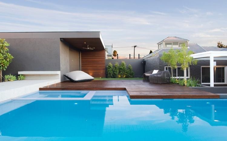 piscina grande plataforma madera teca