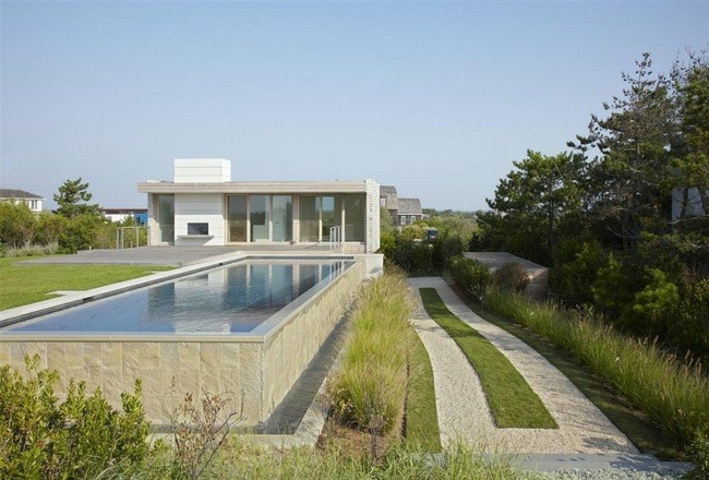 piscina piedra gris diseño moderno