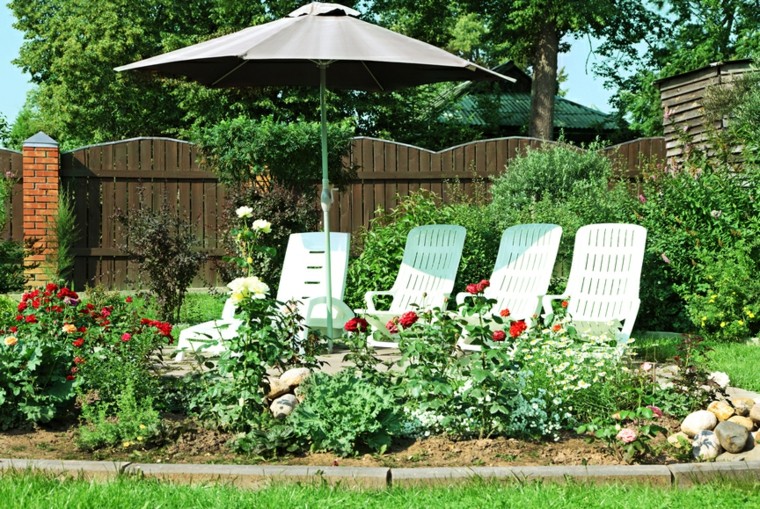 tumbonas y plantas para el jardín plantas ornamentales jardin moderno bonito ideas