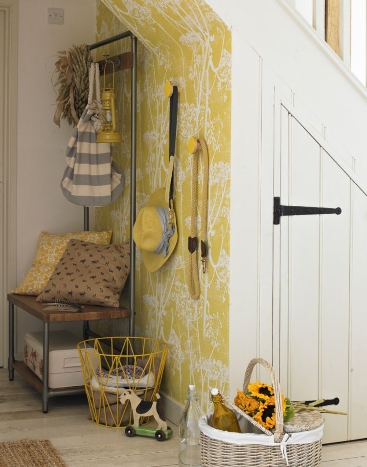 papel de pared de color amarillo con motivos recibidores pasillos pared deco amarilla